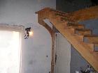 Fabrication et pose d´escalier droit avec ou sans tournant par un menuisier ébéniste en haute-loire (43) et dans la loire (42)